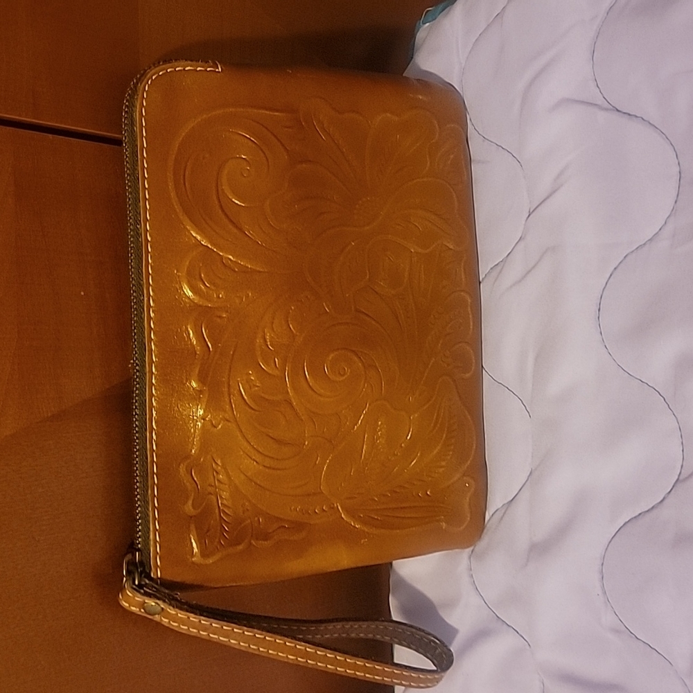 Leather wristlet